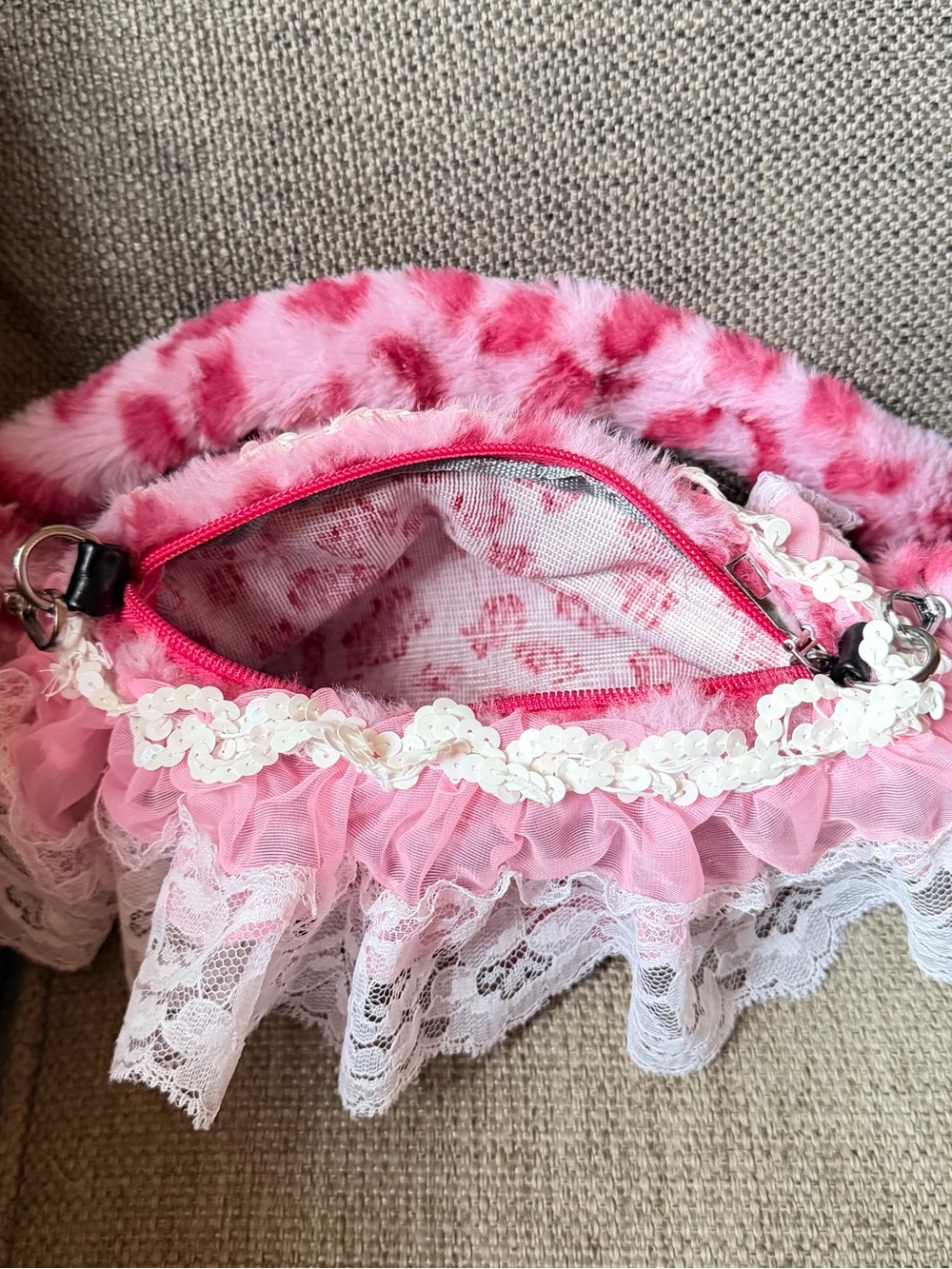 Pink Plush Lace shoulder bag katseye pinky up inspo Upcycled bag animal print - Picture 3 of 4